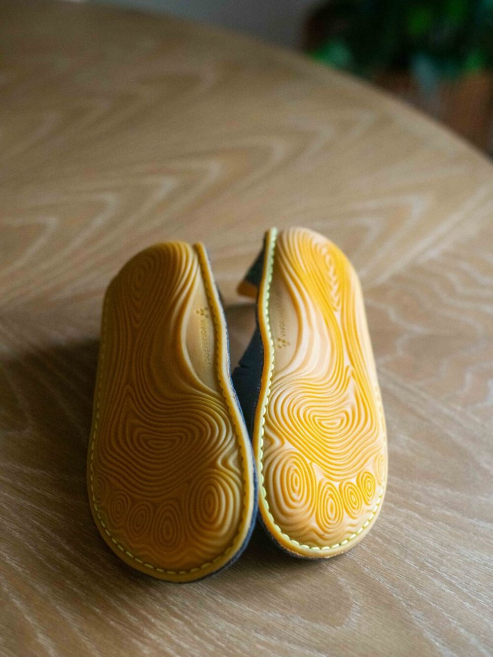 Vivobarefoot Ababa II Juniors in Indigo - Picture 5 of 8